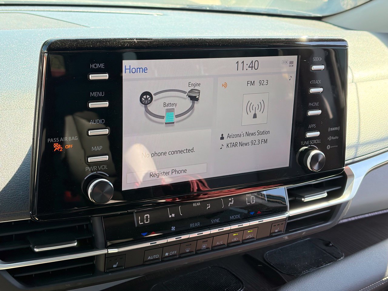 Used 2024 Toyota Sienna XLE FWD image 9