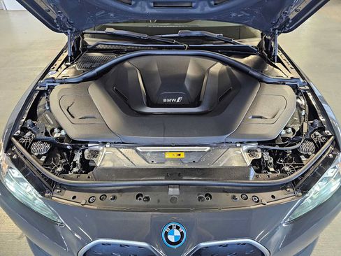Used 2023 BMW i4 eDrive35 RWD image 9