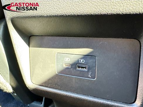 Used 2023 Nissan Rogue SV image 31