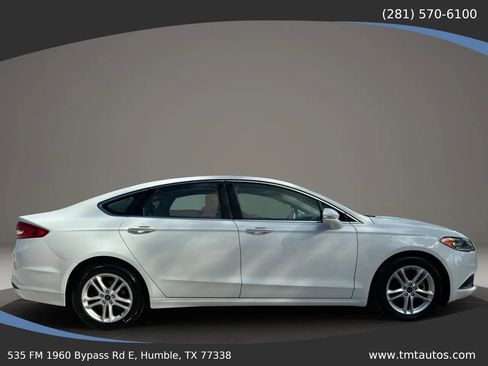 Used 2018 Ford Fusion SE w/ Fusion SE Technology Package FWD image 8
