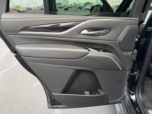 Used 2023 Cadillac Escalade Sport AWD/4WD image 18