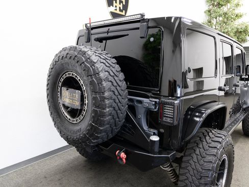 Used 2016 Jeep Wrangler Unlimited Rubicon image 27