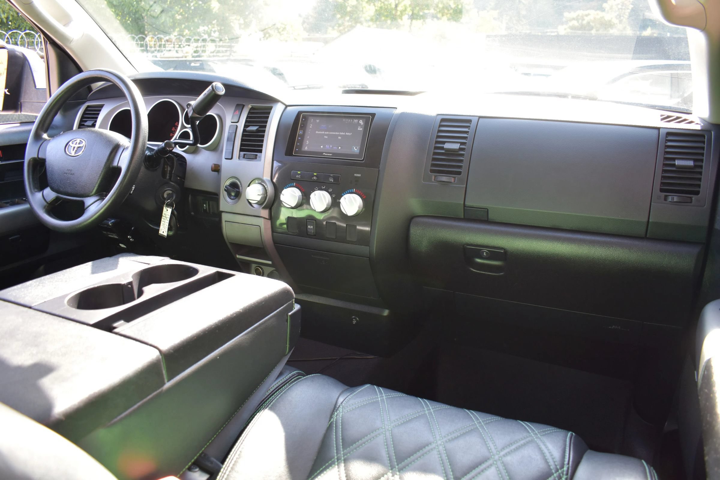 Used 2010 Toyota Tundra 4x4 Double Cab image 12