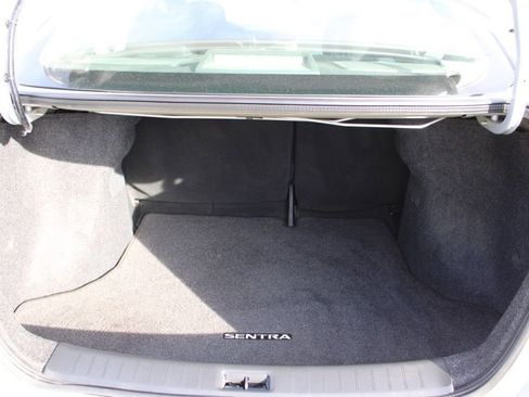 Used 2013 Nissan Sentra S image 10