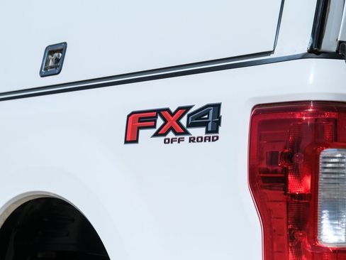 Used 2018 Ford F250 XL w/ Power Equipment Group image 28