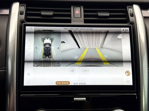 Used 2024 Land Rover Discovery Metropolitan Edition AWD/4WD image 15