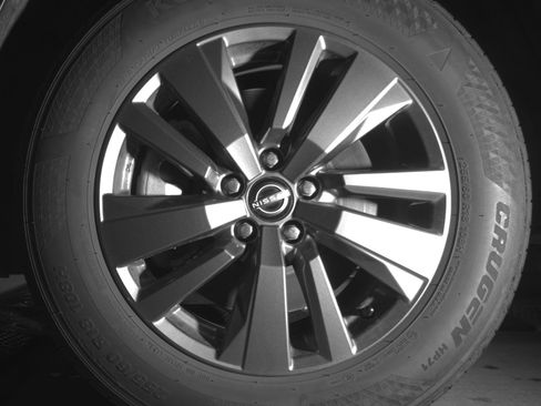 Used 2025 Nissan Pathfinder SV image 12