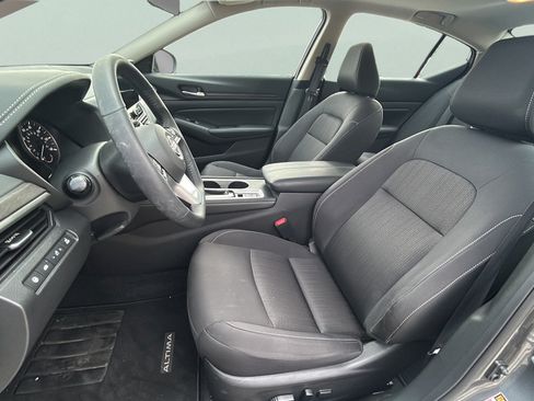Used 2025 Nissan Altima 2.5 SV w/ SV Premium Package FWD image 12