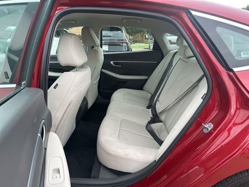 Used 2025 Hyundai Sonata SEL FWD image 16