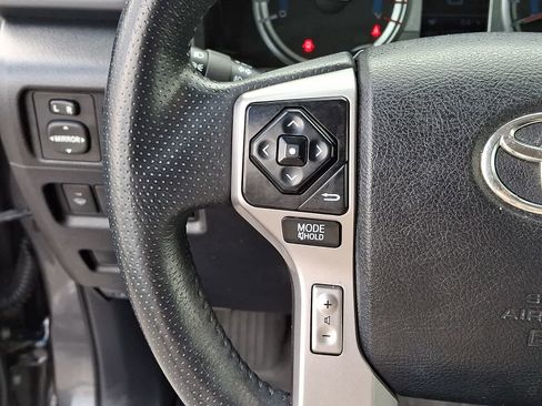 Certified 2018 Toyota 4Runner SR5 AWD/4WD image 25