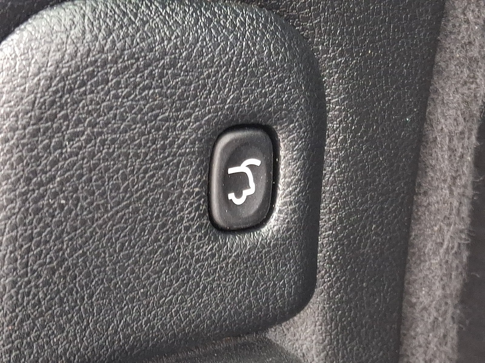 Used 2020 Dodge Durango R/T w/ Technology Group AWD/4WD image 31