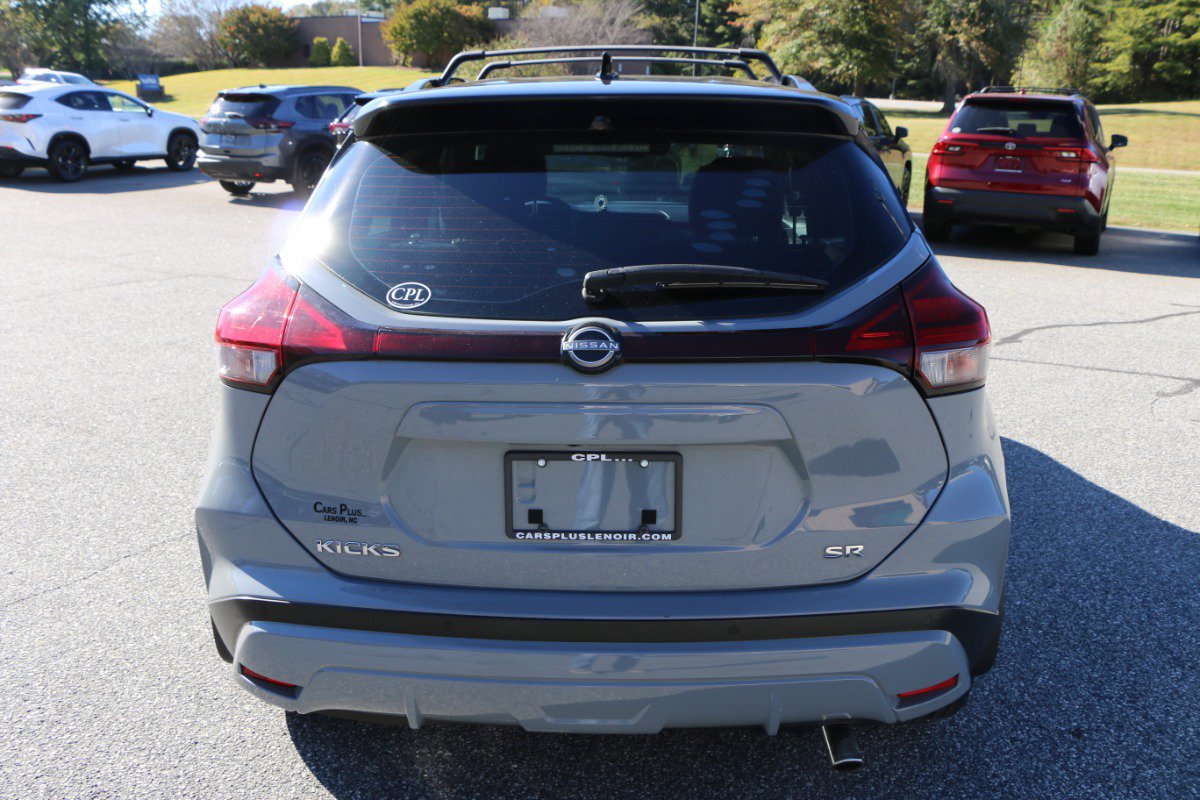 Used 2022 Nissan Kicks SR w/ Interior Electronics Package FWD image 4
