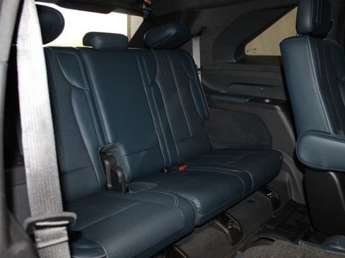 Certified 2025 Cadillac Escalade IQ Sport 2 w/ LPO, ONYX Package AWD/4WD image 18
