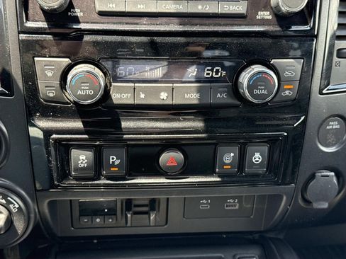Used 2023 Nissan Titan PRO-4X w/ Pro-4x Convenience Package AWD/4WD image 11