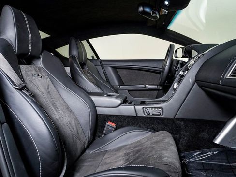 Used 2009 Aston Martin DBS Coupe image 18