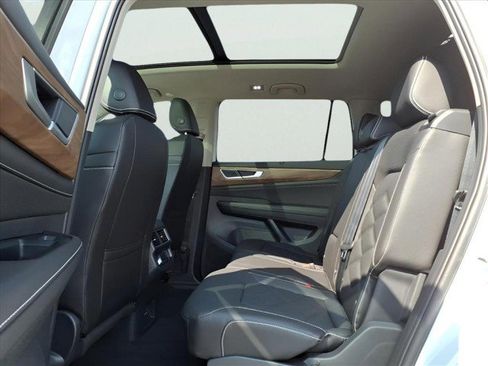 New 2026 Volkswagen Atlas SE image 13