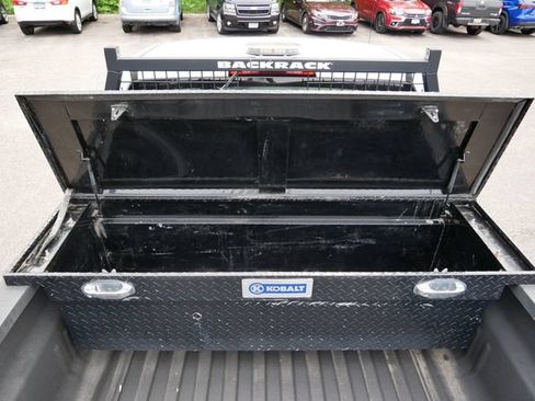 Used 2018 Chevrolet Silverado 1500 W/T w/ WT Convenience Package AWD/4WD image 11