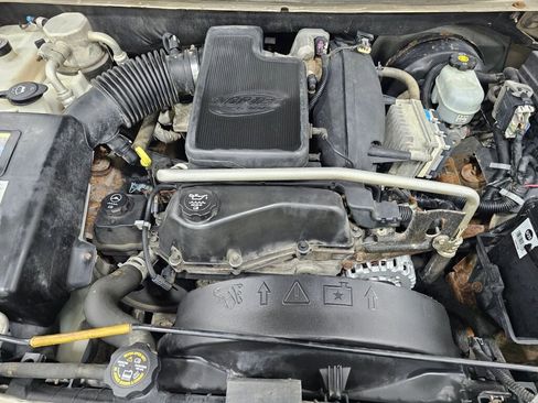 Used 2004 Buick Rainier CXL image 26