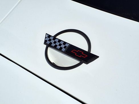 Used 1991 Chevrolet Corvette ZR-1 RWD image 12