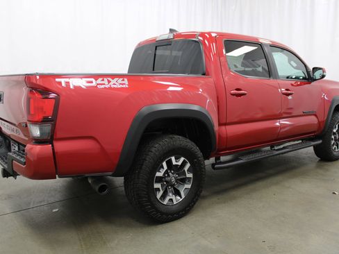 Used 2019 Toyota Tacoma TRD Off-Road image 5