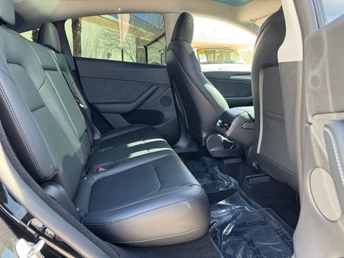 Used 2024 Tesla Model Y Performance image 21
