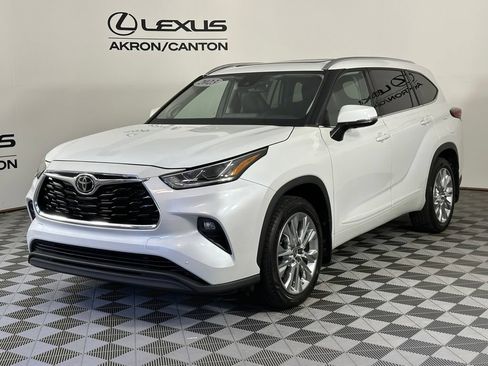 Used 2023 Toyota Highlander Limited AWD/4WD image 11