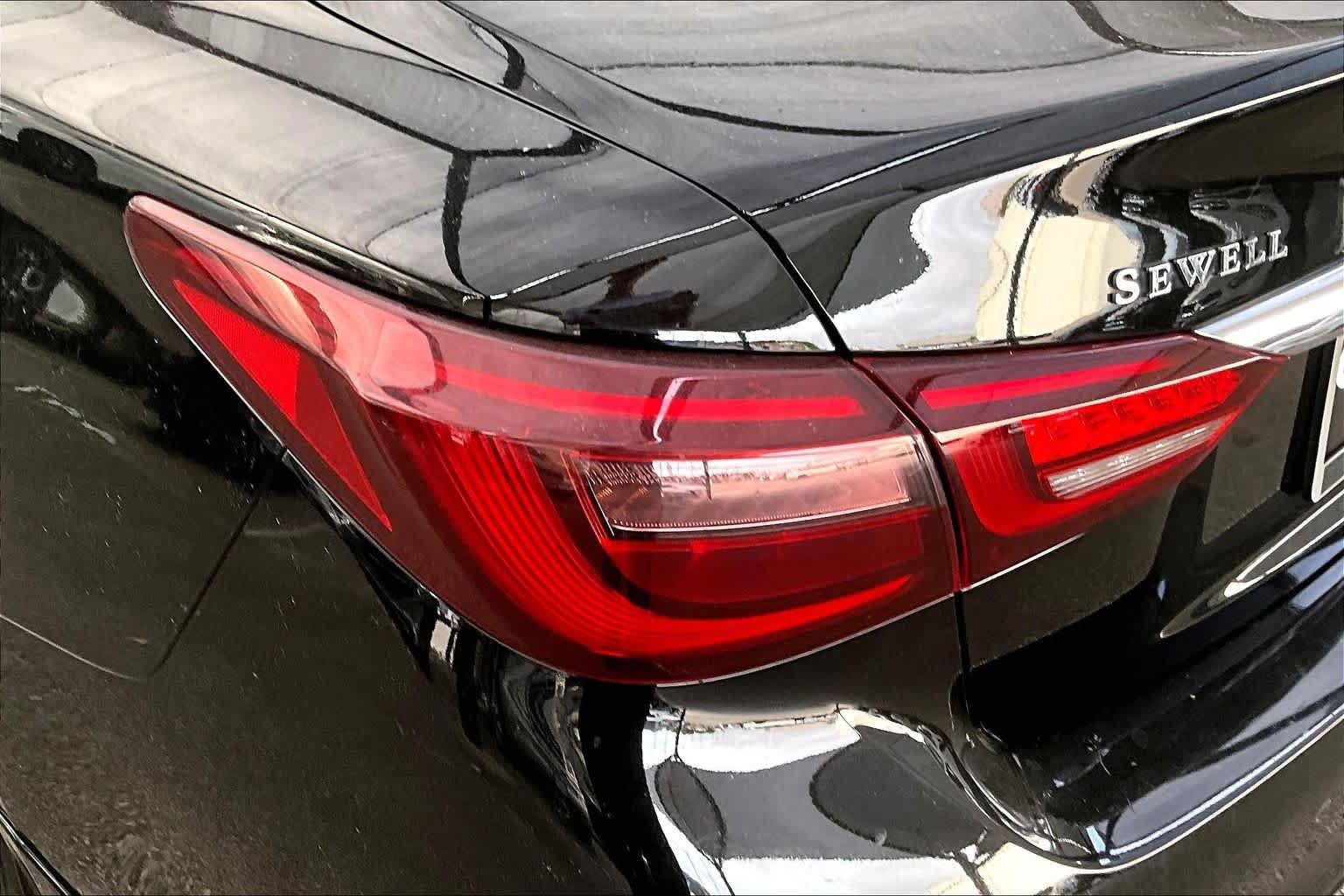 Used 2019 INFINITI Q50 Luxe w/ Essential Package (3.0T Luxe) RWD image 28