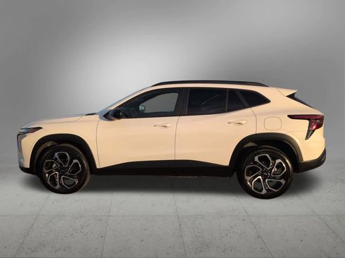 Used 2024 Chevrolet Trax RS w/ Driver Confidence Package image 3