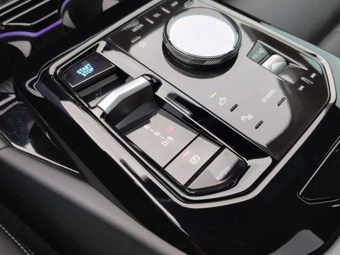 Used 2025 BMW i5 M60 w/ Premium Package image 33