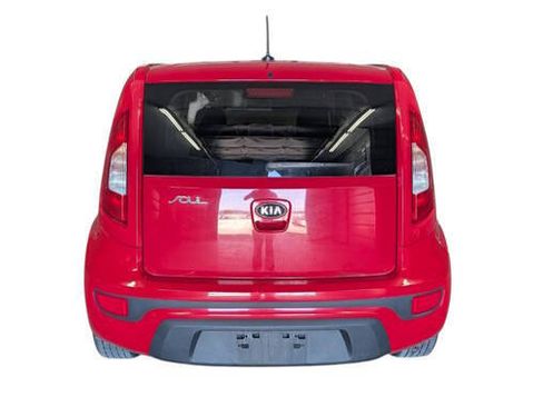 Used 2013 Kia Soul + FWD image 4