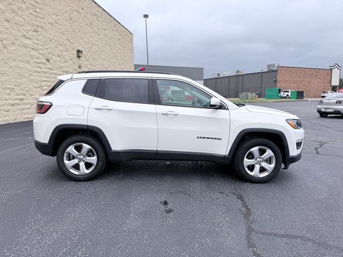 Used 2018 Jeep Compass Latitude w/ Popular Equipment Group AWD/4WD image 6