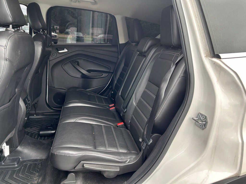 Used 2019 Ford Escape Titanium FWD image 11