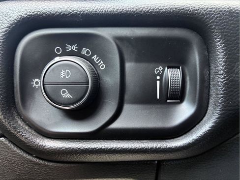 Used 2022 RAM 1500 Big Horn AWD/4WD image 17