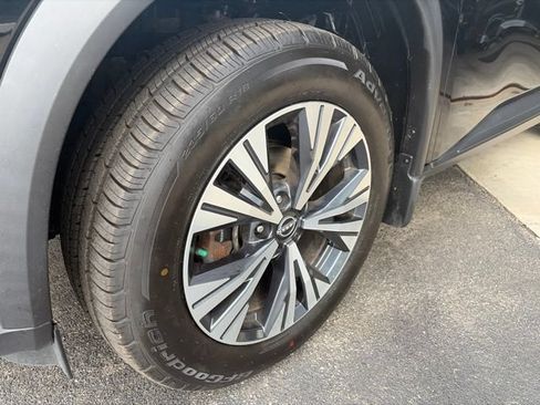 Used 2023 Nissan Rogue SV AWD/4WD image 6