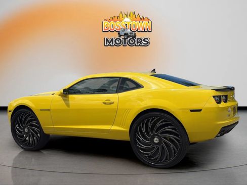 Used 2010 Chevrolet Camaro LT RWD image 4