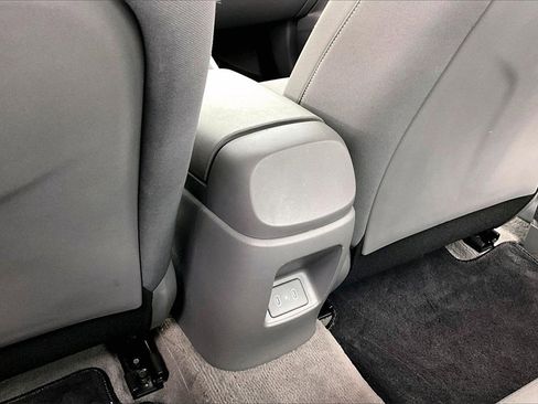 Used 2024 Hyundai Elantra SEL image 33