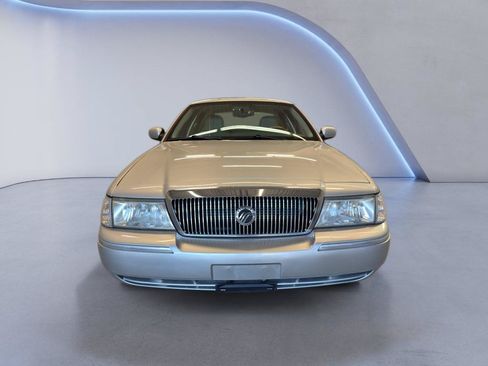 Used 2004 Mercury Grand Marquis LS RWD image 2