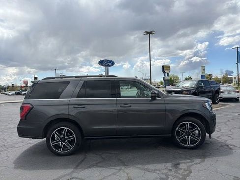 Used 2021 Ford Expedition Limited AWD/4WD image 4