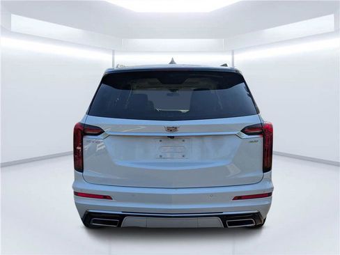 Used 2024 Cadillac XT6 Premium Luxury FWD image 4