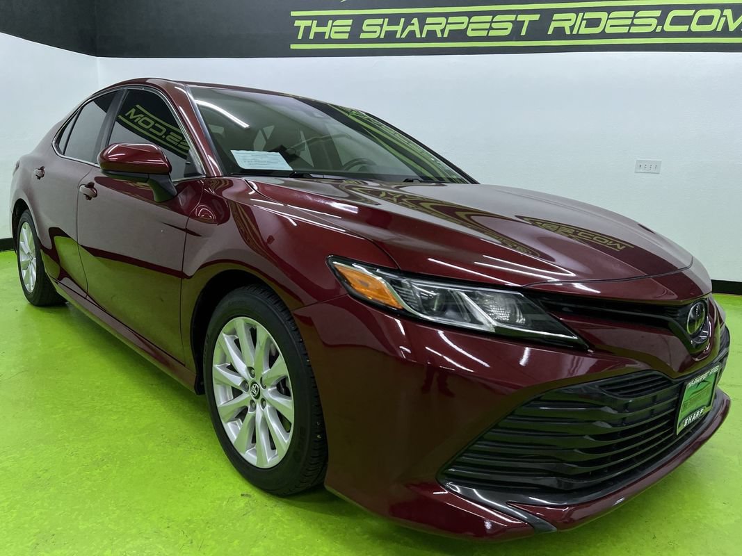 Used 2018 Toyota Camry LE FWD image 2