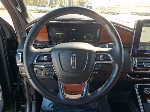 Certified 2020 Lincoln Navigator Reserve w/ Luxury Package image 19