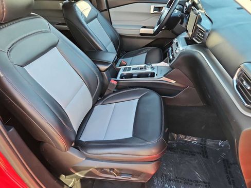 Used 2022 Ford Explorer XLT w/ Equipment Group 202A image 23