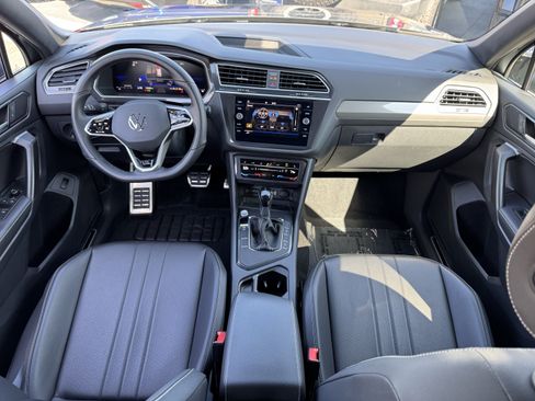 Certified 2024 Volkswagen Tiguan SE R-Line FWD image 31