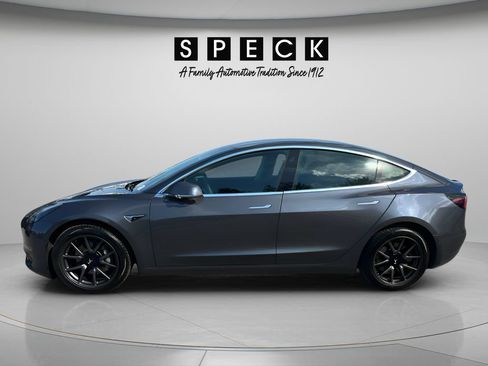 Used 2019 Tesla Model 3 RWD image 2