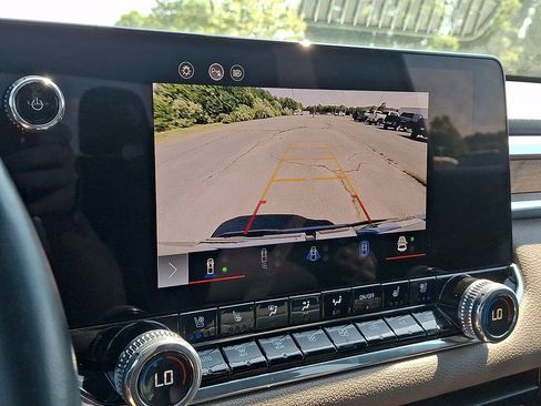 Used 2024 GMC Canyon Denali AWD/4WD image 18