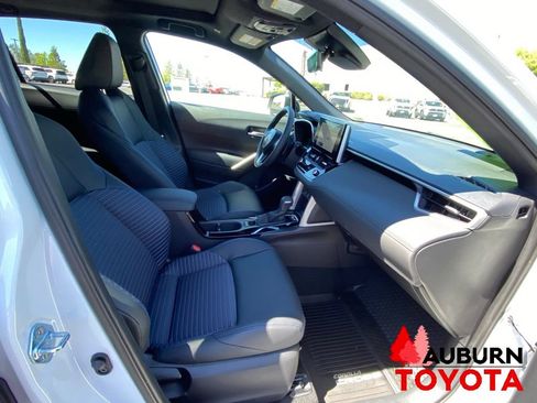 Used 2025 Toyota Corolla Cross AWD Hybrid w/ Convenience Package image 15