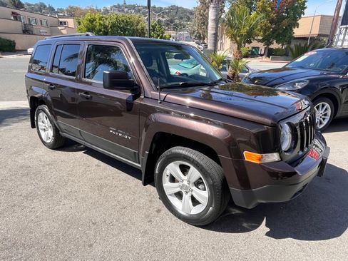 Used 2014 Jeep Patriot Latitude AWD/4WD image 1