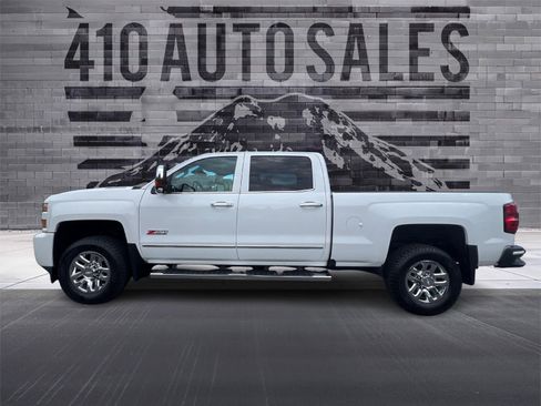 Used 2018 Chevrolet Silverado 3500 LTZ image 7