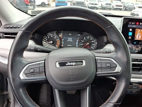 Used 2022 Jeep Compass Limited w/ Sun and Sound Group image 21