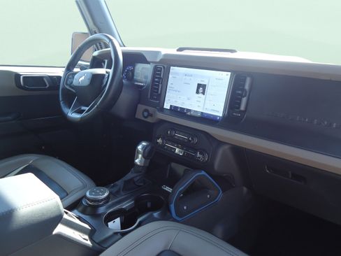 Used 2024 Ford Bronco Wildtrak AWD/4WD image 30